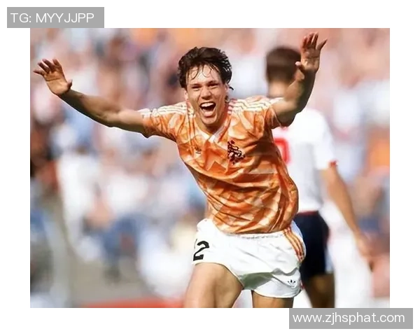 足球三剑客风采全景展示：传奇球员默契配合与精彩瞬间回顾